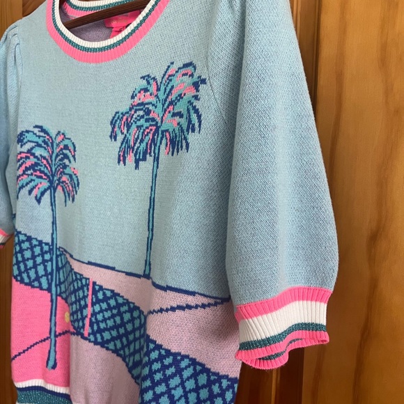 Lilly Pulitzer Short Sleeve sweater, Size Small - Picture 2 of 12